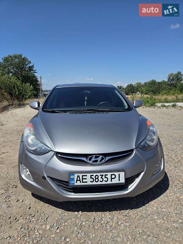 Седан Hyundai Elantra 2013 в Днепре