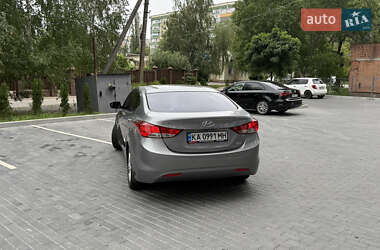 Седан Hyundai Elantra 2012 в 
