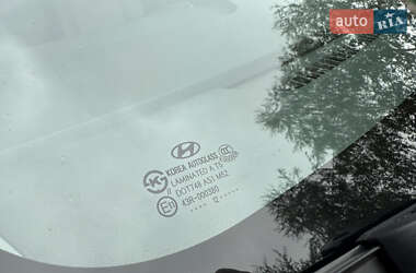 Седан Hyundai Elantra 2012 в 