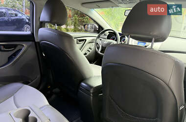 Седан Hyundai Elantra 2012 в 
