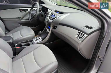 Седан Hyundai Elantra 2012 в 