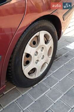 Седан Hyundai Elantra 2002 в 