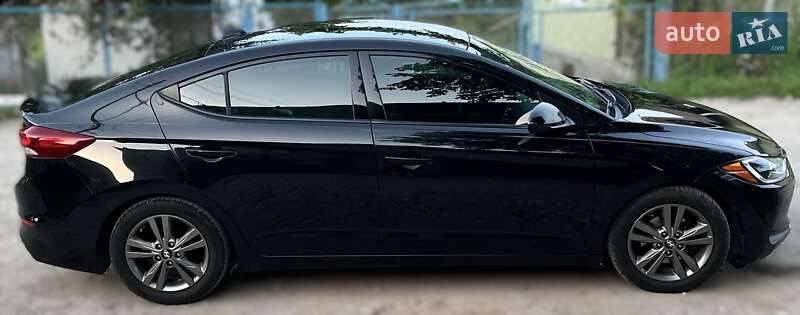 Седан Hyundai Elantra 2016 в Тернополе