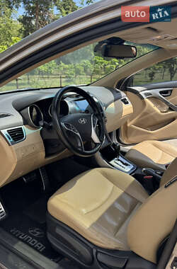 Седан Hyundai Elantra 2012 в Києві