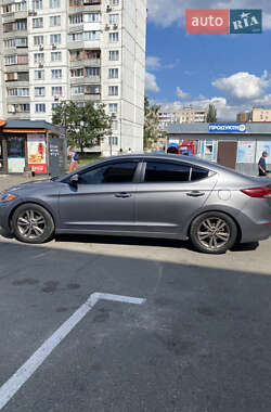 Седан Hyundai Elantra 2018 в Києві