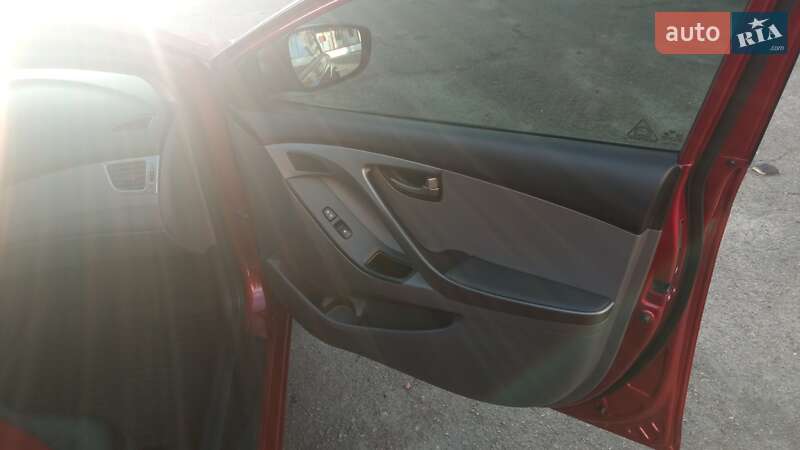 Седан Hyundai Elantra 2015 в Києві