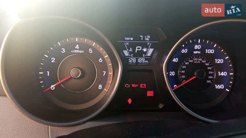 Седан Hyundai Elantra 2015 в Києві