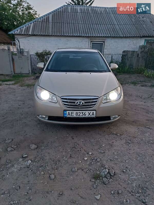 Седан Hyundai Elantra 2010 в Днепре