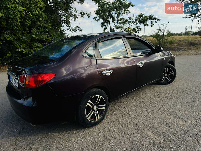 Седан Hyundai Elantra 2008 в Одессе