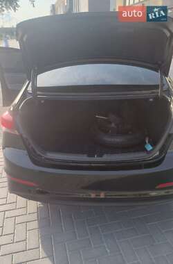 Седан Hyundai Elantra 2018 в Виннице