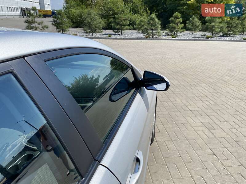Седан Hyundai Elantra 2016 в Днепре