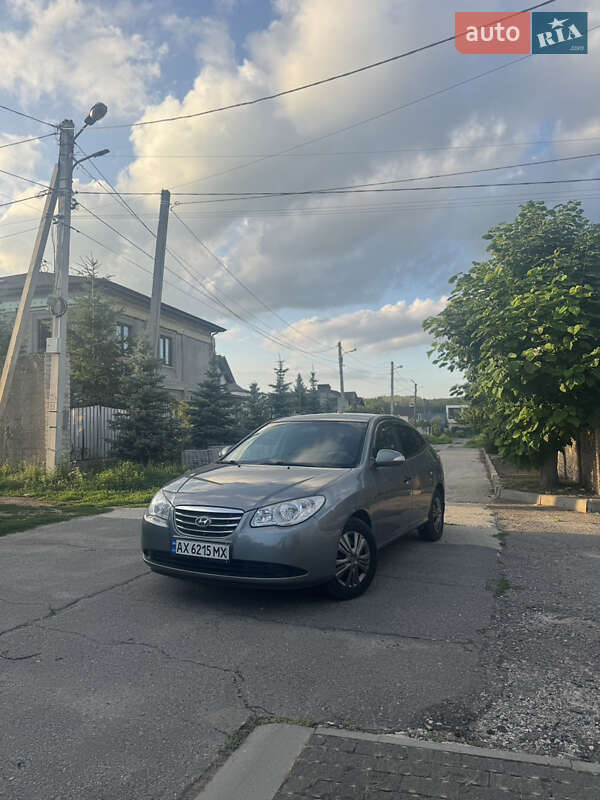 Седан Hyundai Elantra 2010 в Харькове