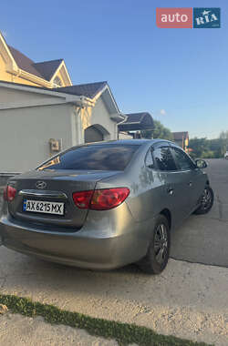 Седан Hyundai Elantra 2010 в 