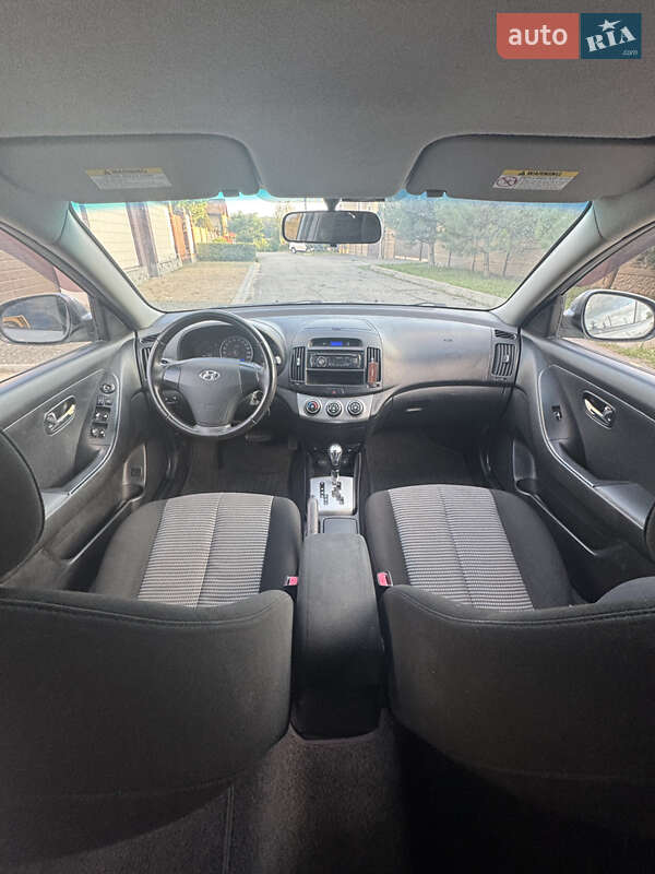 Седан Hyundai Elantra 2010 в Харькове