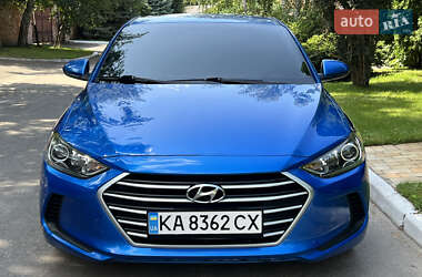 Седан Hyundai Elantra 2016 в Києві