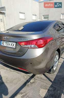 Седан Hyundai Elantra 2013 в Дніпрі