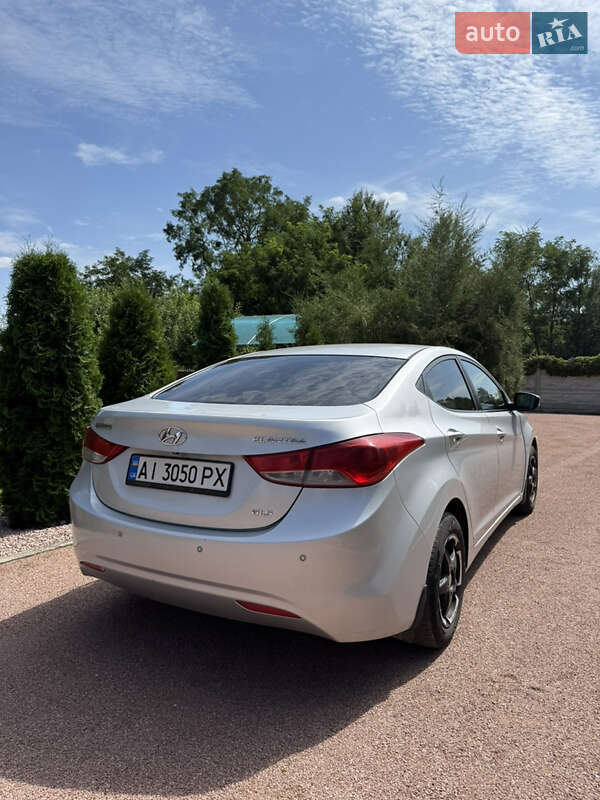 Седан Hyundai Elantra 2011 в Житомире