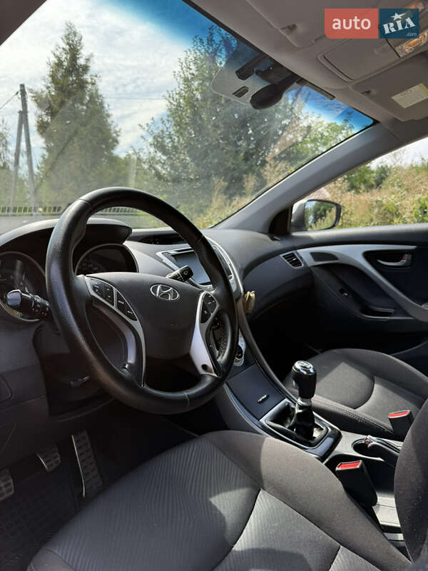 Седан Hyundai Elantra 2011 в Житомире