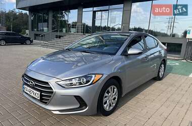 Седан Hyundai Elantra 2016 в Киеве