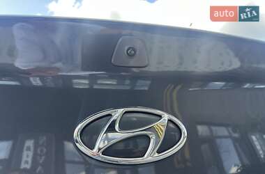 Седан Hyundai Elantra 2019 в 