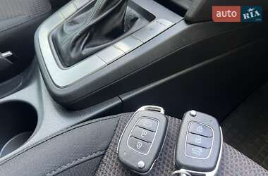 Седан Hyundai Elantra 2019 в 