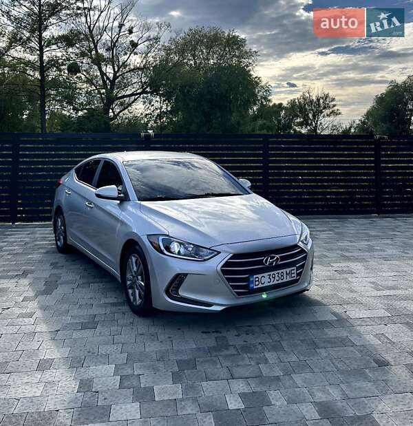 Hyundai Elantra 2016