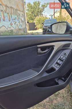 Седан Hyundai Elantra 2013 в 