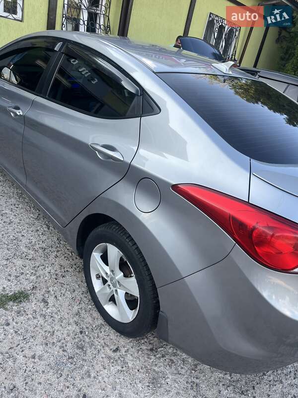 Седан Hyundai Elantra 2013 в Харькове