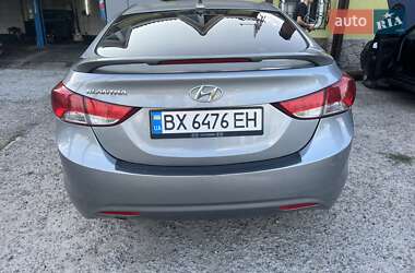 Седан Hyundai Elantra 2013 в  фото 9 Седан Hyundai Elantra 2013 в