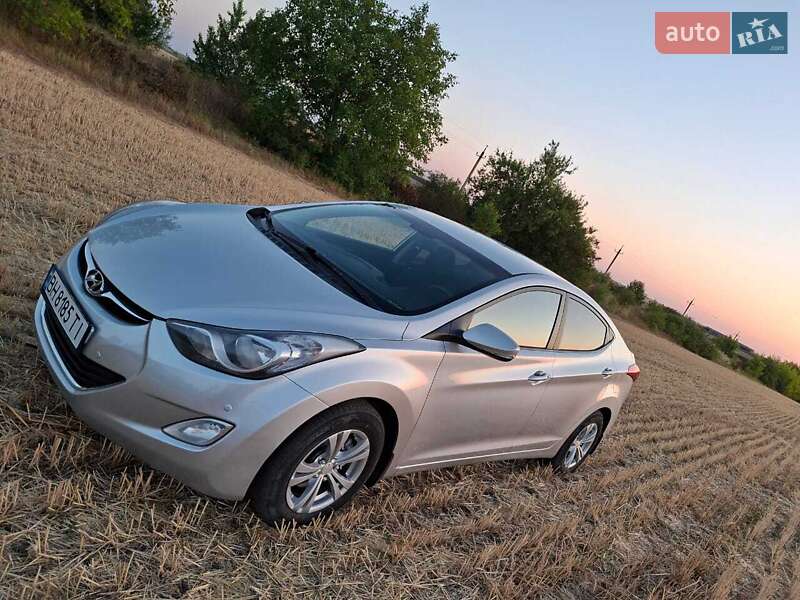 Седан Hyundai Elantra 2011 в Ананьеве