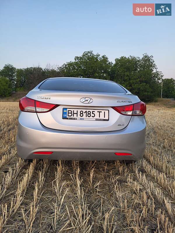 Седан Hyundai Elantra 2011 в Ананьеве