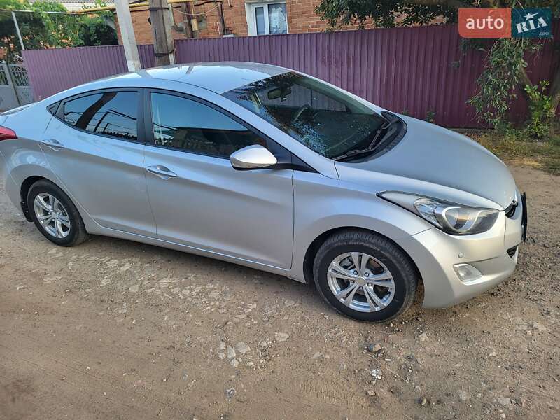 Седан Hyundai Elantra 2011 в Ананьеве