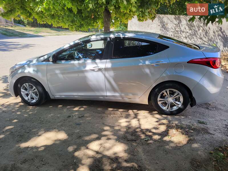 Седан Hyundai Elantra 2011 в Ананьеве