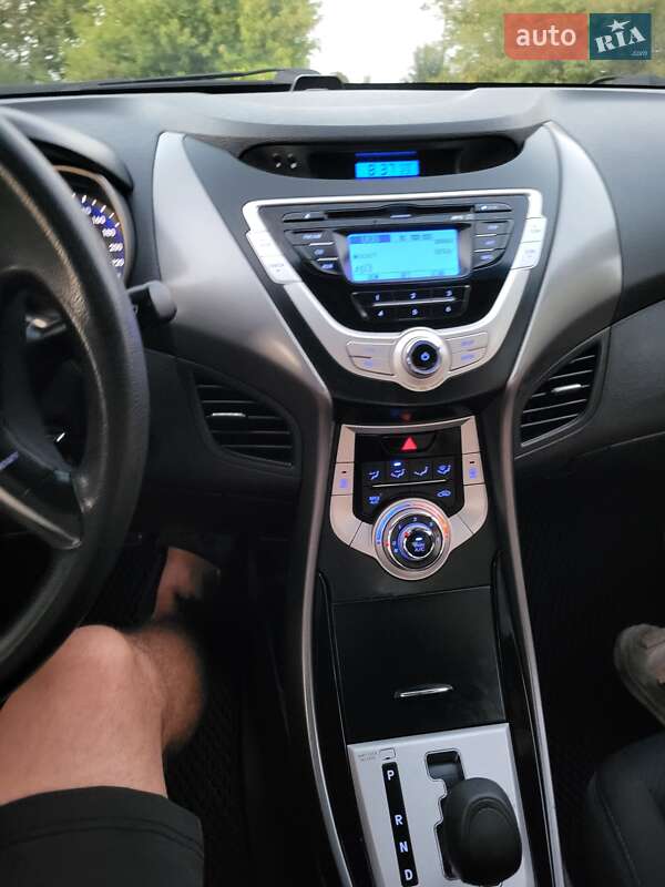 Седан Hyundai Elantra 2011 в Ананьеве