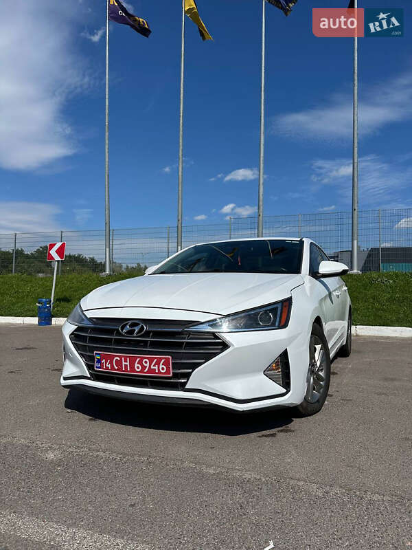 Седан Hyundai Elantra 2019 в Львове