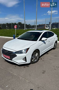 Седан Hyundai Elantra 2018 в Львові