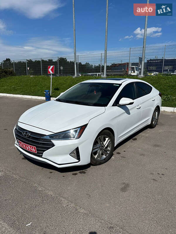 Седан Hyundai Elantra 2019 в Львове