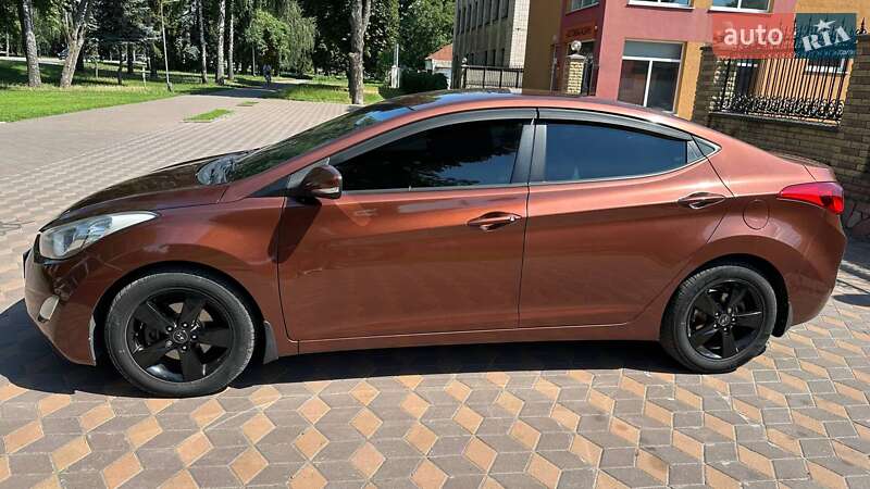 Седан Hyundai Elantra 2012 в Лубнах