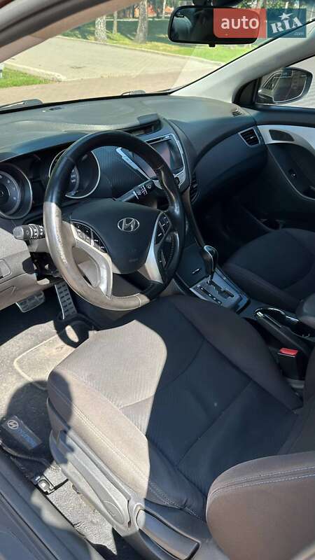 Седан Hyundai Elantra 2012 в Лубнах