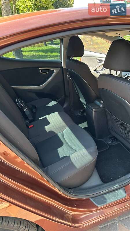 Седан Hyundai Elantra 2012 в Лубнах