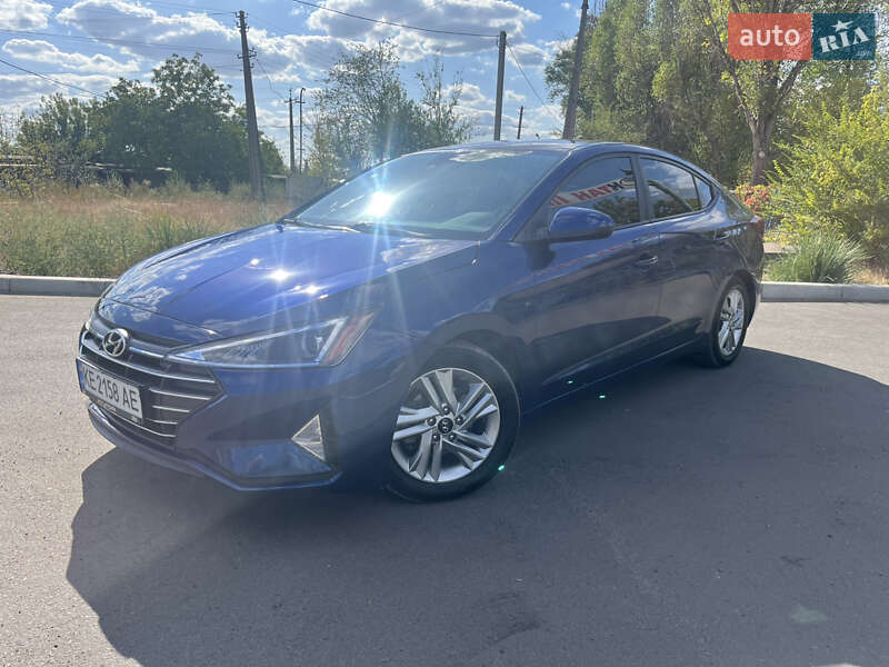 Седан Hyundai Elantra 2019 в Кривом Роге