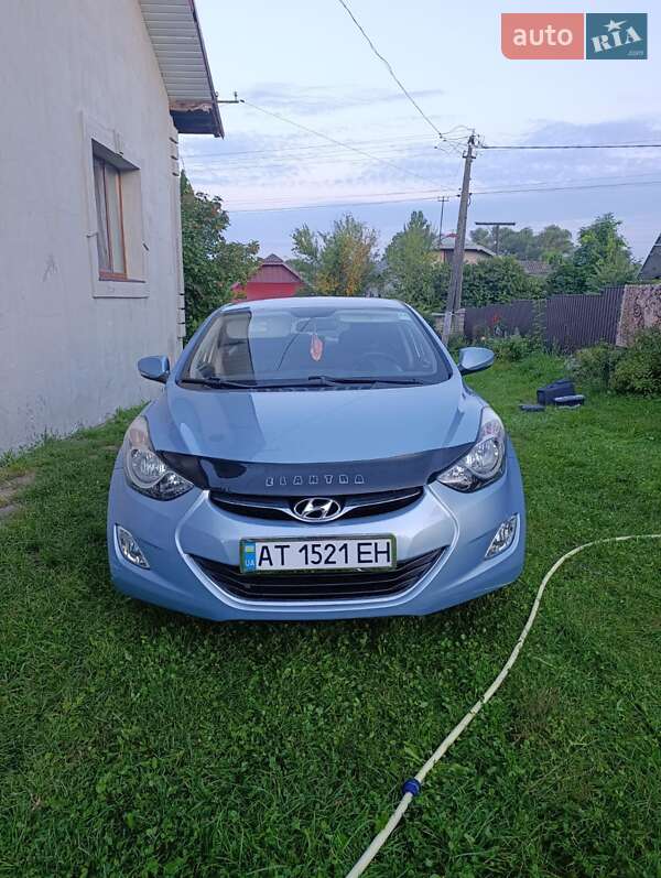 Седан Hyundai Elantra 2012 в Івано-Франківську