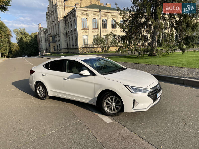 Hyundai Elantra 2019