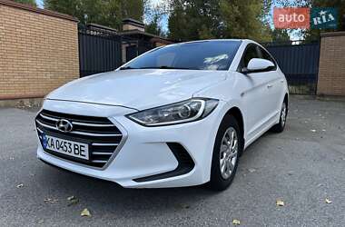 Седан Hyundai Elantra 2016 в Києві