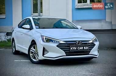 Седан Hyundai Elantra 2019 в Києві