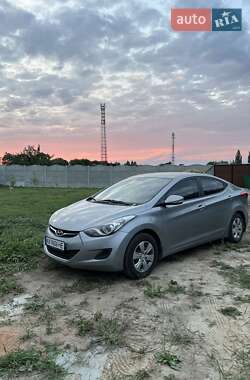 Седан Hyundai Elantra 2013 в Валках