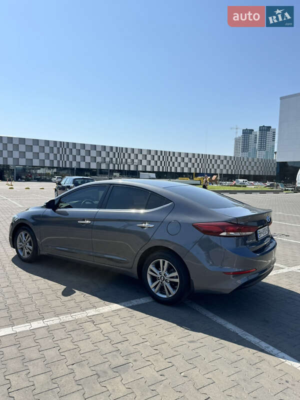 Седан Hyundai Elantra 2018 в Одессе