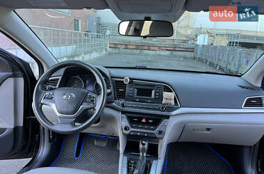 Седан Hyundai Elantra 2016 в 