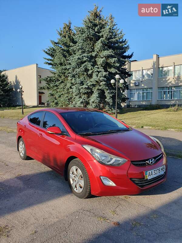 Седан Hyundai Elantra 2012 в Киеве
