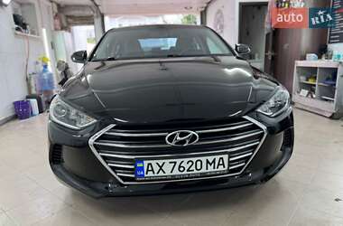 Седан Hyundai Elantra 2017 в 